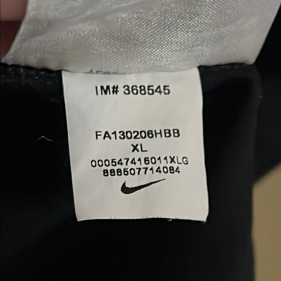 Nike Black Dri-Fit Football Boy’s T-Shirt Size XL Athletic Athleisure - Picture 6 of 7